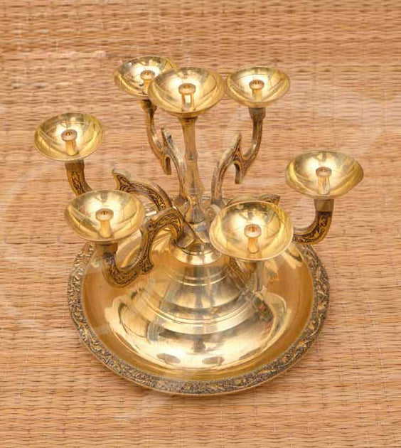 Anju Kilai Aarathi Stand Brass 7 Inches